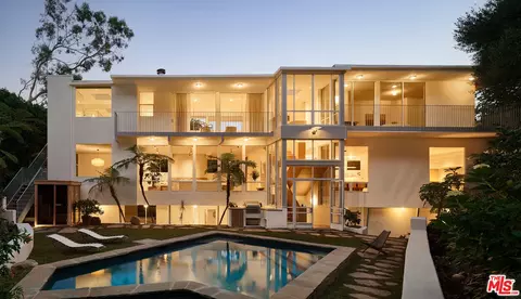 12221 Benmore Ter, Los Angeles, CA 90049