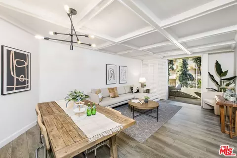 11910 Mayfield Ave #201, Los Angeles, CA 90049