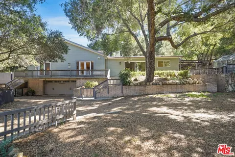 25688 Whittemore Dr, Calabasas, CA 91302