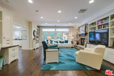 4345 Hazelbrook Ave, Long Beach, CA 90808 photo 4