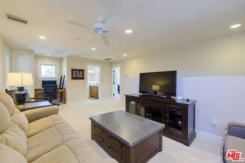 4345 Hazelbrook Ave, Long Beach, CA 90808 photo 11