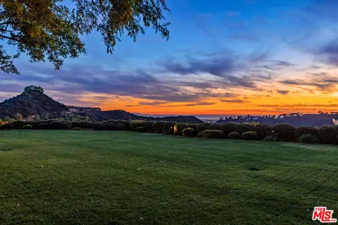 11 Beverly Ridge Ter, Beverly Hills, CA 90210