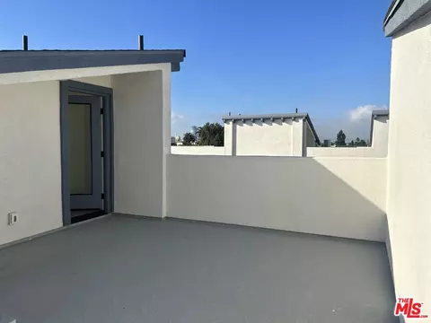 644 Dawson Ave, Long Beach, CA 90814 photo 9