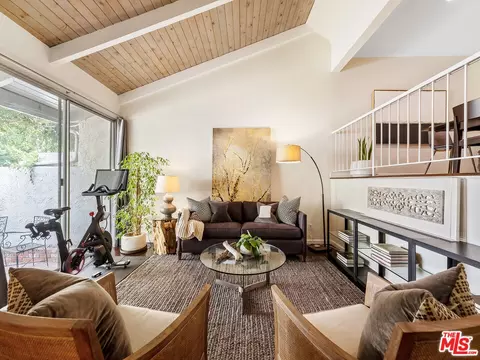 11730 N Moorpark St #F, Studio City, CA 91604
