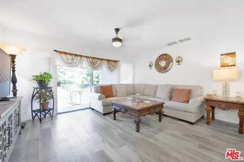 8601 International Ave #126, Canoga Park, CA 91304