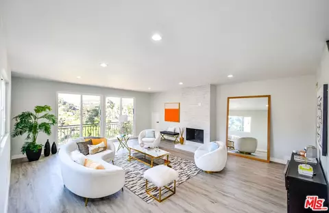 8383 Grand View Dr, Los Angeles, CA 90046