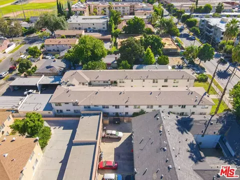 14735 Blythe St, Panorama City, CA 91402 photo 2