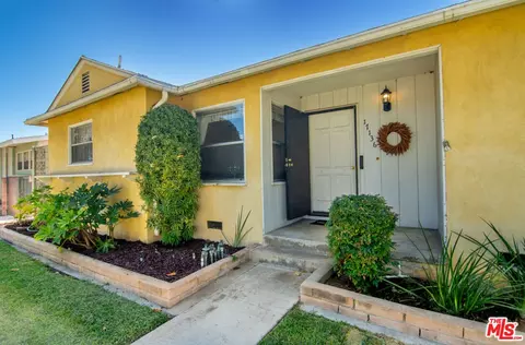 17136 Strathern St, Van Nuys, CA 91406 photo 2