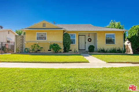 17136 Strathern St, Van Nuys, CA 91406