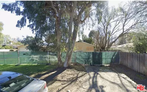 23060 Hatteras St, Woodland Hills, CA 91367