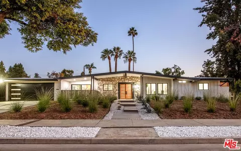 22450 Miranda St, Woodland Hills, CA 91367