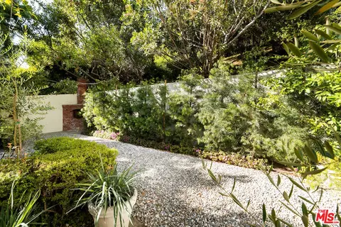 9035 Shoreham Dr, Los Angeles, CA 90069
