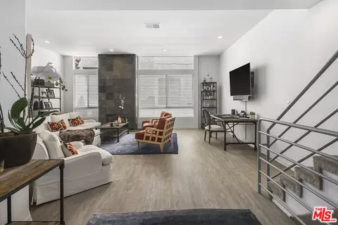 4434 Moorpark Way #106, Toluca Lake, CA 91602