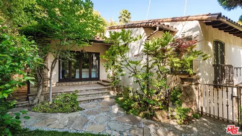 1642 N Beverly Dr, Beverly Hills, CA 90210