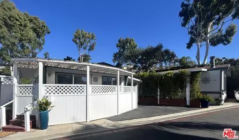 11 Copra Ln, Pacific Palisades, CA 90272