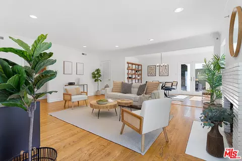 946 Burleigh Dr, Pasadena, CA 91105