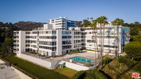 17368 W Sunset Blvd #PH-5, Pacific Palisades, CA 90272