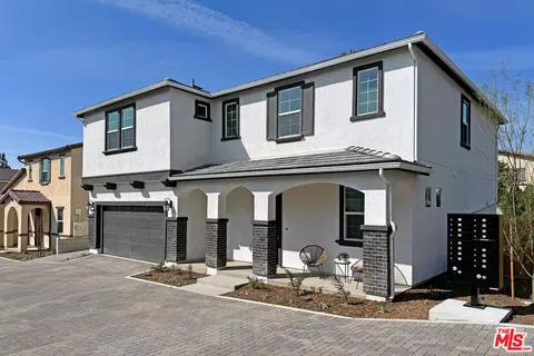 11769 N Fenton Ave, Sylmar, CA 91342