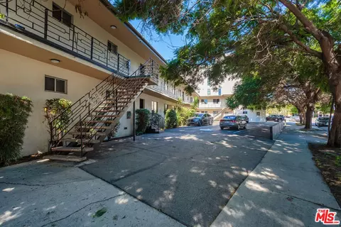 2825 S Sepulveda Blvd, Los Angeles, CA 90064