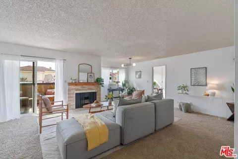 320 E Stocker St #220, Glendale, CA 91207 photo 3