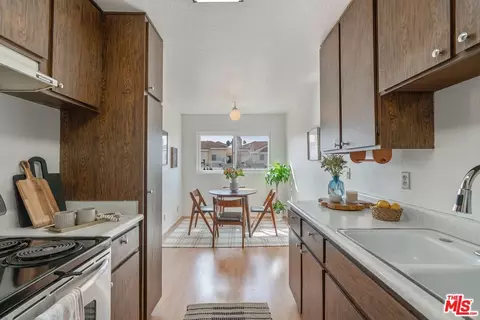 320 E Stocker St #220, Glendale, CA 91207 photo 13