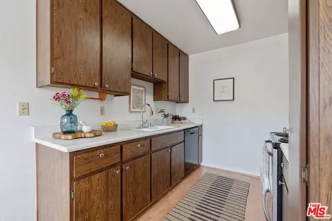 320 E Stocker St #220, Glendale, CA 91207 photo 11