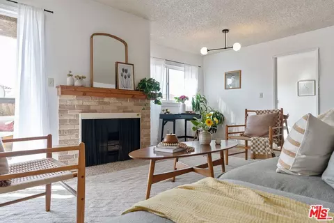 320 E Stocker St #220, Glendale, CA 91207