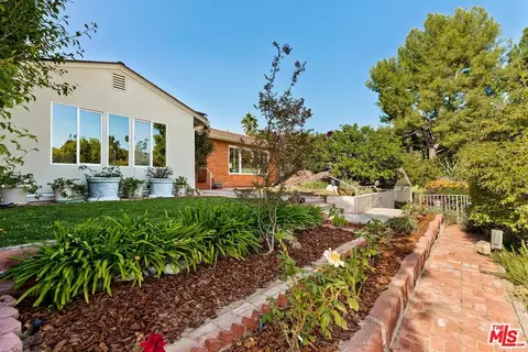 353 Tamarac Dr, Pasadena, CA 91105 photo 42