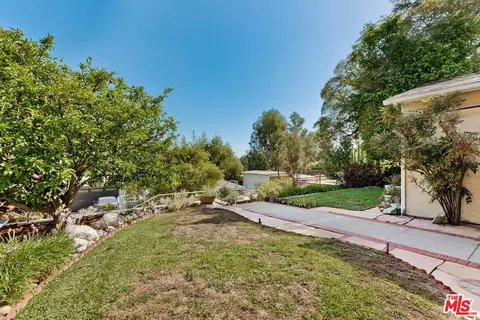 353 Tamarac Dr, Pasadena, CA 91105 photo 43