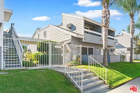20930 Parthenia St #209, Canoga Park, CA 91304