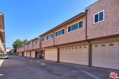 630 E Acacia Ave #10, Glendale, CA 91205