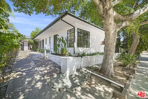 2007 E Villa St, Pasadena, CA 91107