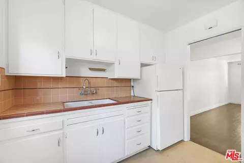 2007 E Villa St, Pasadena, CA 91107 photo 13