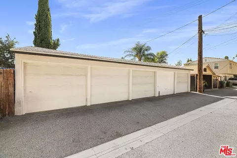 2007 E Villa St, Pasadena, CA 91107 photo 15