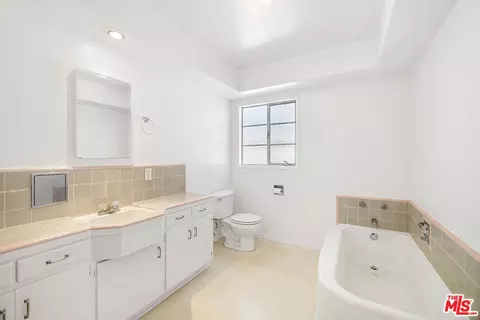 2007 E Villa St, Pasadena, CA 91107 photo 5