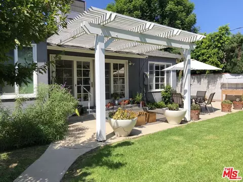 6430 Forbes Ave, Lake Balboa, CA 91406