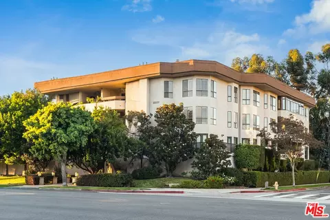 10409 Riverside Dr #101, Toluca Lake, CA 91602
