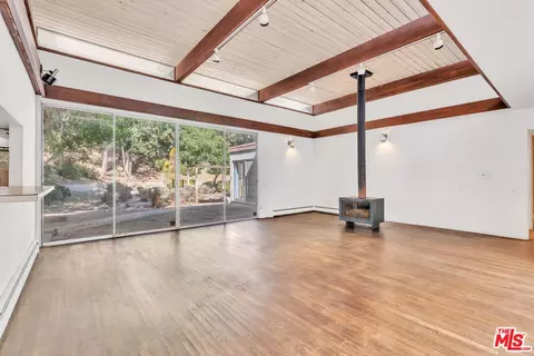 2700 Harlesden Ct, Los Angeles, CA 90046