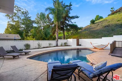 21237 Lighthill Dr, Topanga, CA 90290