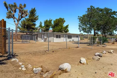 6362 Marvin Dr, Yucca Valley, CA 92284 photo 2