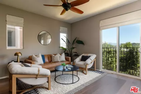 14673 Sherman Way, Van Nuys, CA 91405