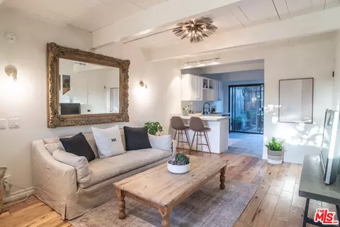 4040 Grand View Blvd #82, Los Angeles, CA 90066
