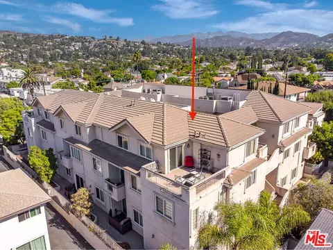 400 Cameron Pl #303, Glendale, CA 91207