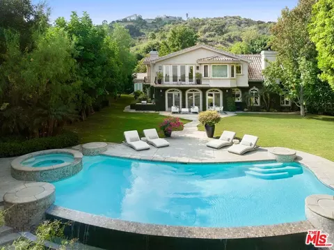 11972 Lockridge Rd, Studio City, CA 91604