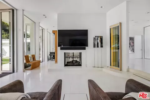 515 Haynes Ave, Beverly Hills, CA 90210