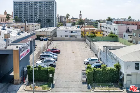 3028 W 7th St, Los Angeles, CA 90005