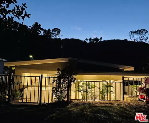 9746 Hillhaven Ave, Tujunga, CA 91042 photo 3