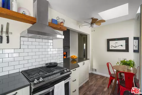 9746 Hillhaven Ave, Tujunga, CA 91042 photo 4