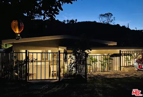 9746 Hillhaven Ave, Tujunga, CA 91042 photo 2