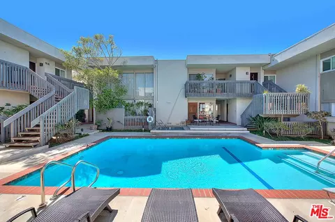 5300 Fairview Blvd #11, Los Angeles, CA 90056